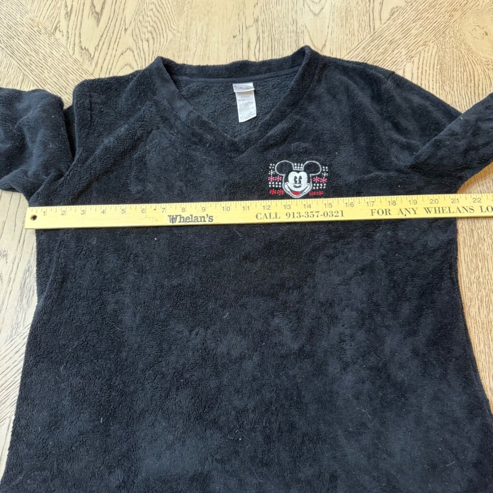 Disney Womens Large Black Plush Pullover Mickey Mouse Embroidered Sleepwear Top - Picture 6 of 7